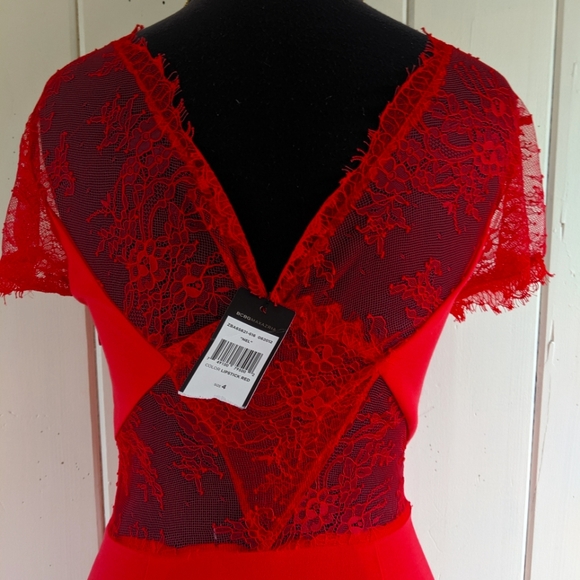 SOLD ❤️BCBGMAXAZRIA lace dress NWT sz 4 - Picture 4 of 12